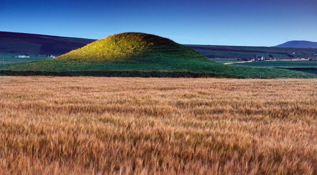 Sophie Durbin, a UHI Archaeology Institute PhD student, has published an article in a special edition of Different Visions, which puts forward a novel approach to Orkney's Norse and Neolithic archaeology through the lens of post-modern performance.

https://archaeologyorkney.com/2026/04/25/different-visions/