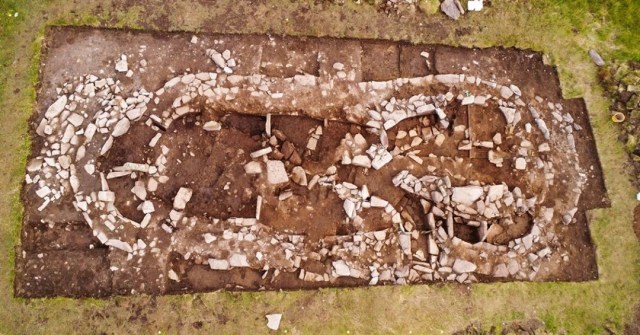 Aerial view of the monumental Early Neolithic building under excavation at Spurness, Sanday. More images and an update at archaeologyorkney.com. (📷 Paul Clarke)